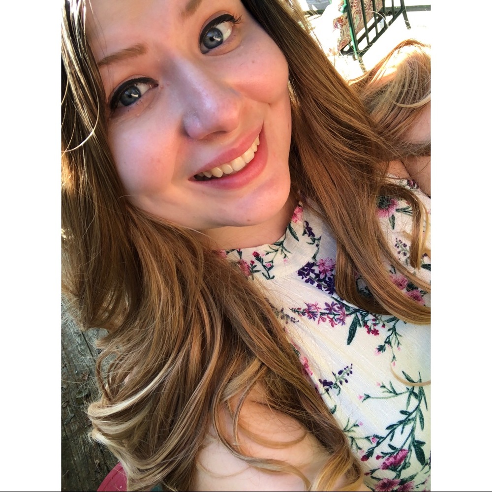 Meet your Posher, Caitlin